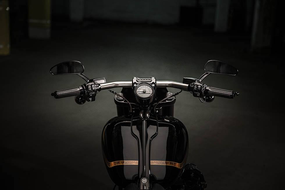 2016 Harley-Davidson CVO™ Pro Street Breakout® in Omaha, Nebraska - Photo 4