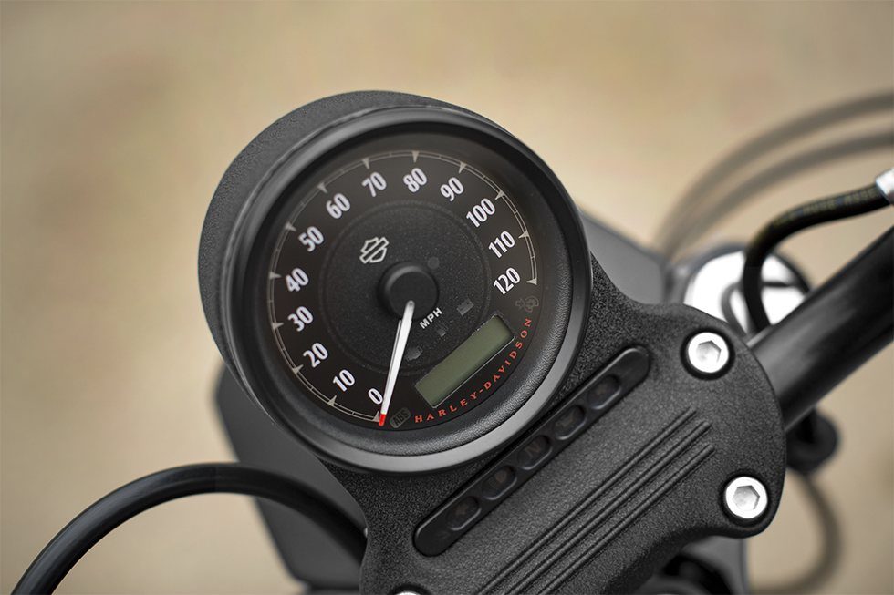 2016 Harley-Davidson Iron 883™ in Temecula, California - Photo 3