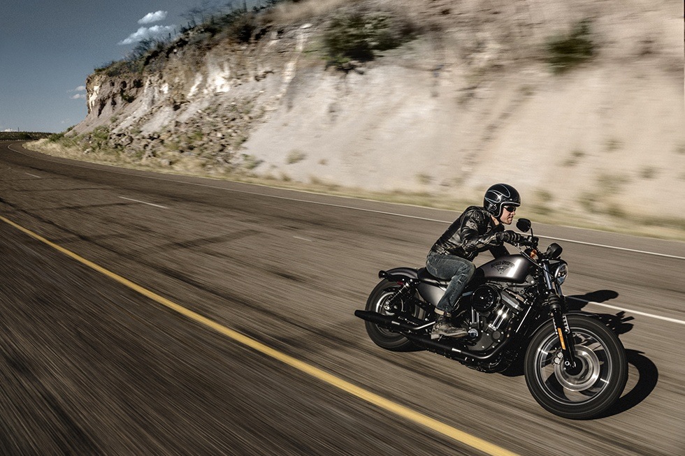 2016 Harley-Davidson Iron 883™ in Temecula, California - Photo 9