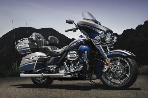 2016 Harley-Davidson CVO™ Limited in Roswell, Georgia - Photo 2