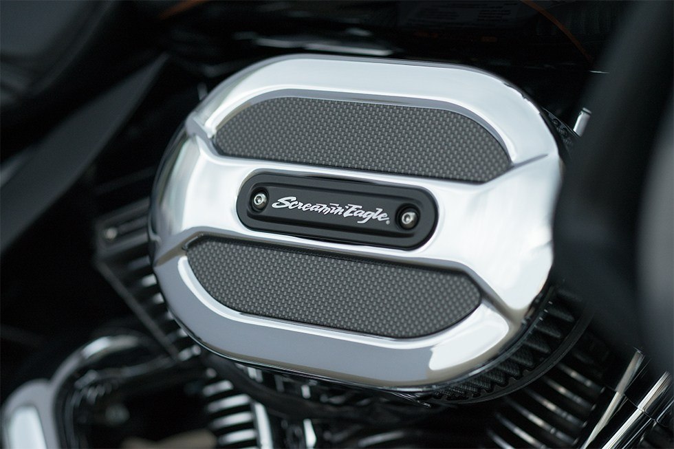 2016 Harley-Davidson CVO™ Road Glide™ Ultra in Pasadena, Texas - Photo 2