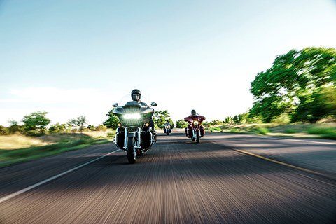 2016 Harley-Davidson CVO™ Road Glide™ Ultra in Pasadena, Texas - Photo 5