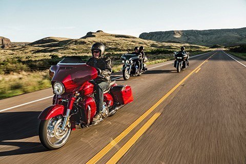 2016 Harley-Davidson CVO™ Road Glide™ Ultra in Pasadena, Texas - Photo 7