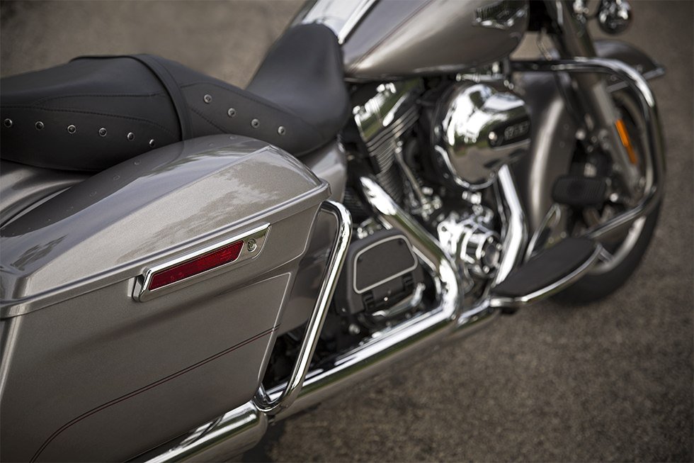 2016 Harley-Davidson Road King® 11