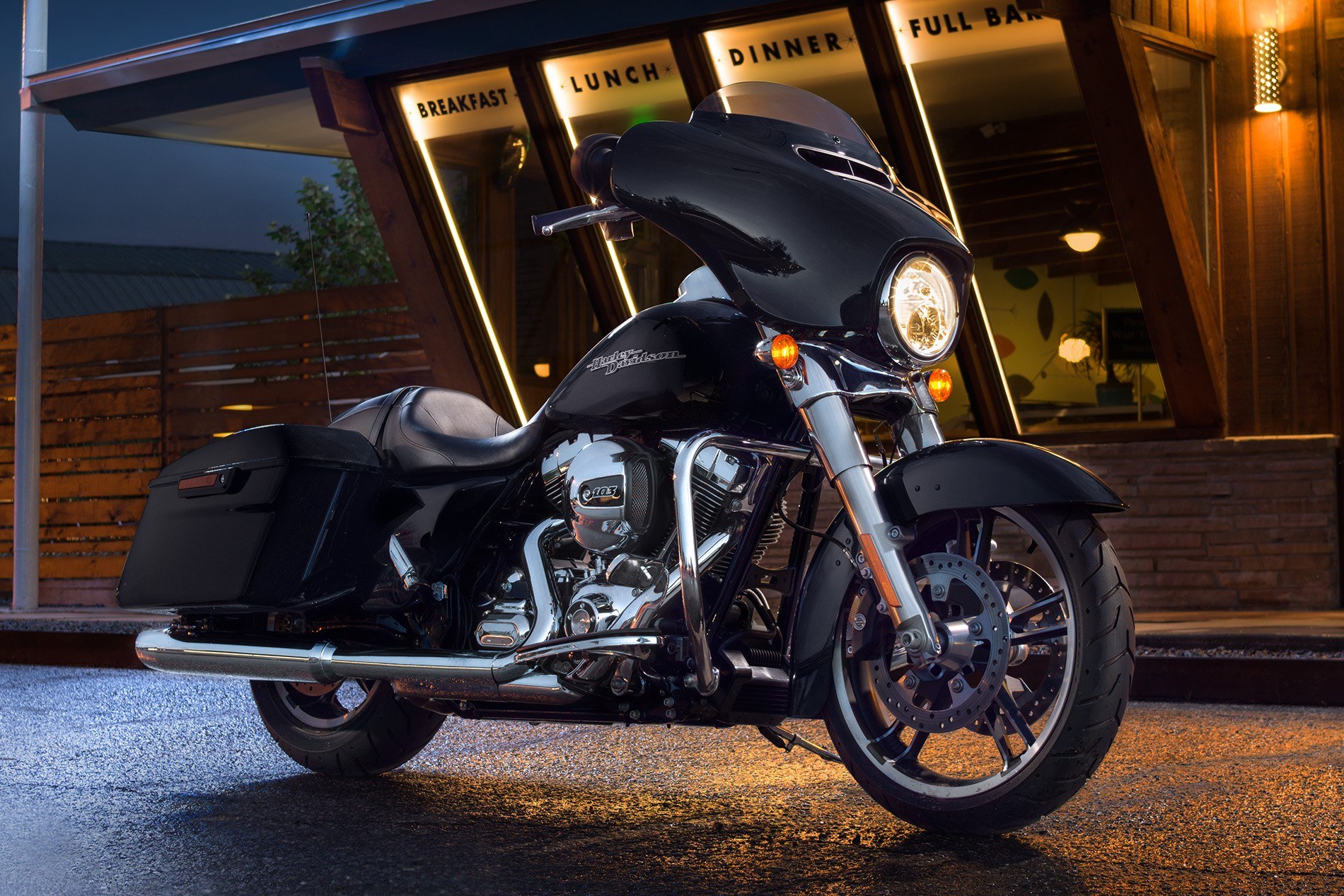 2016 Harley-Davidson Street Glide® in Omaha, Nebraska - Photo 2