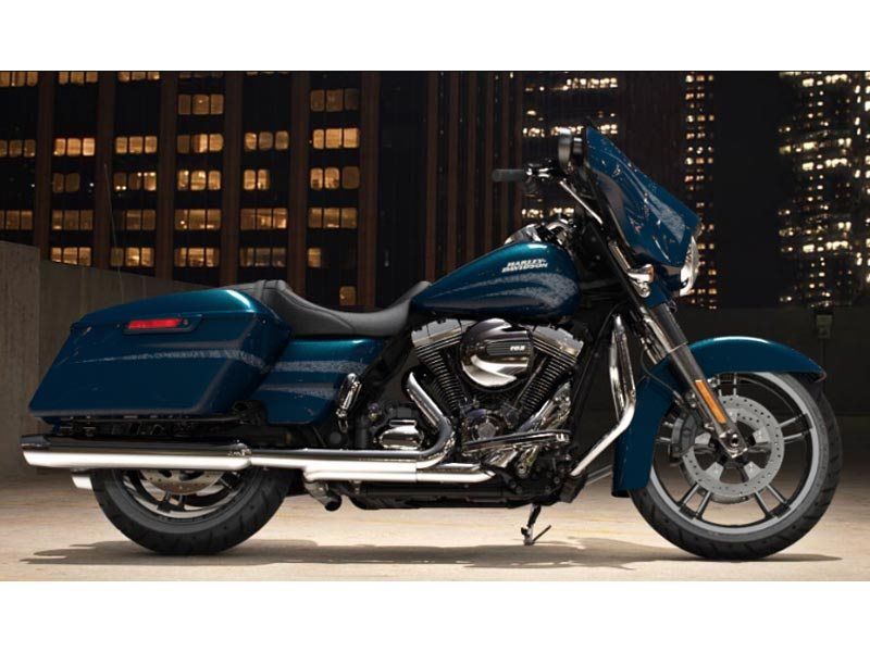 2016 Harley-Davidson Street Glide® Special in Omaha, Nebraska - Photo 2