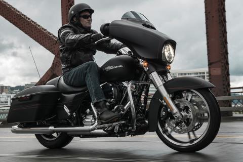 2016 Harley-Davidson Street Glide® Special in Loveland, Colorado - Photo 3