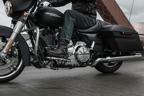 2016 Harley-Davidson Street Glide® Special in Loveland, Colorado - Photo 7