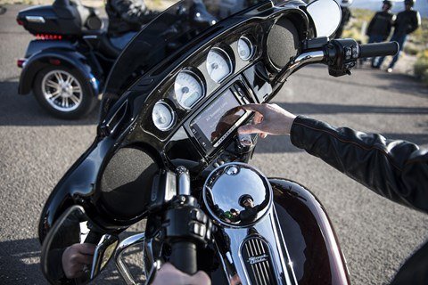 2016 Harley-Davidson Street Glide® Special in Greenville, South Carolina - Photo 3