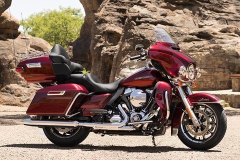 2016 Harley-Davidson Ultra Limited in Dubuque, Iowa - Photo 2