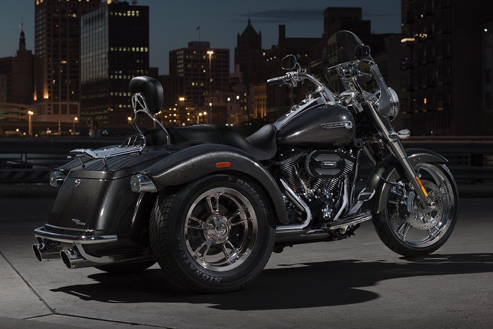 2016 Harley-Davidson Freewheeler™ in Loveland, Colorado - Photo 2