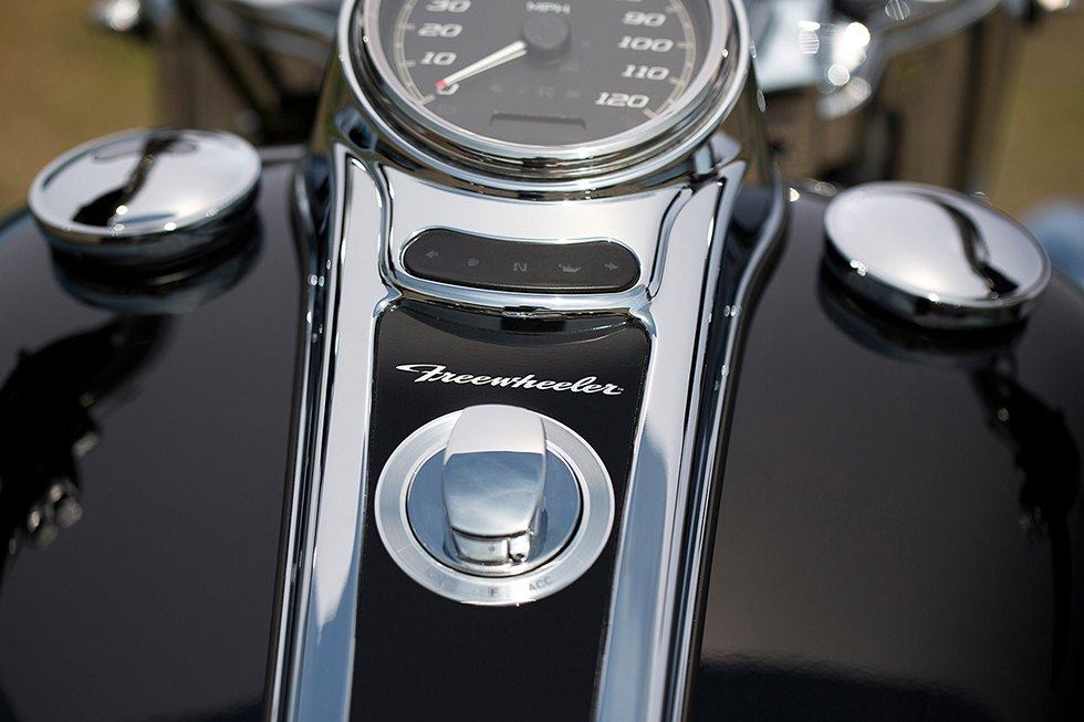 2016 Harley-Davidson Freewheeler™ in Loveland, Colorado - Photo 7
