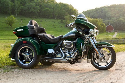 2016 Harley-Davidson Tri Glide® Ultra in Loveland, Colorado - Photo 2