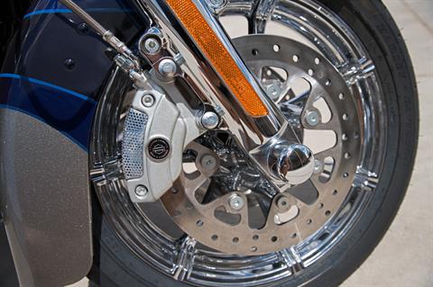 2017 Harley-Davidson CVO™ Limited in Burlington, North Carolina - Photo 6
