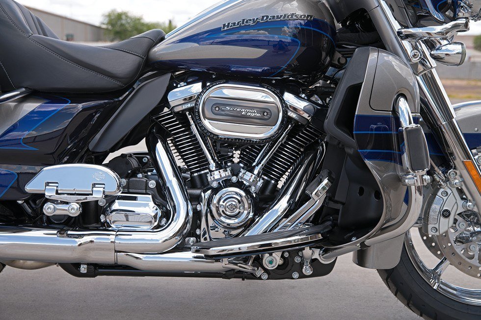 2017 Harley-Davidson CVO™ Limited in Burlington, North Carolina - Photo 7