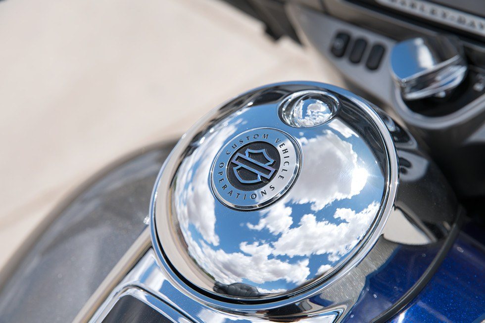 2017 Harley-Davidson CVO™ Limited in Burlington, North Carolina - Photo 9