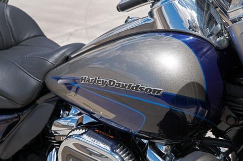2017 Harley-Davidson CVO™ Limited in Burlington, North Carolina - Photo 11