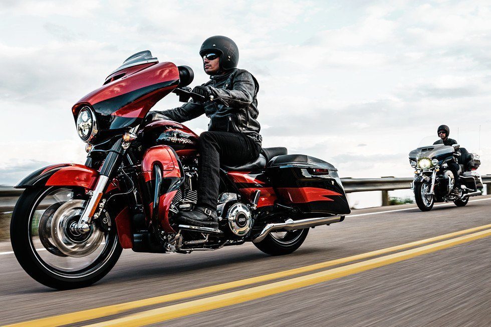 2017 Harley-Davidson CVO™ Limited in Burlington, North Carolina - Photo 13