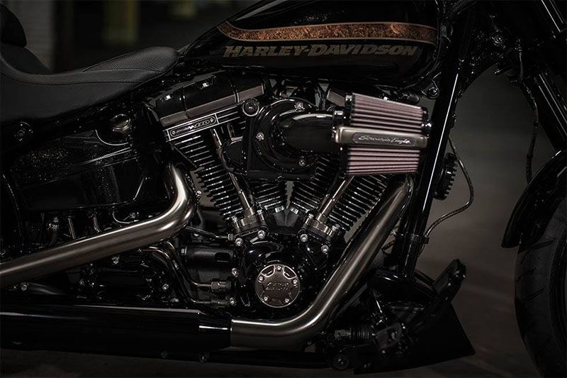 2017 Harley-Davidson CVO™ Pro Street Breakout® in Salem, Oregon - Photo 6