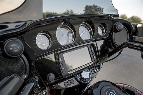 2017 Harley-Davidson CVO™ Street Glide® in Greenville, South Carolina - Photo 7