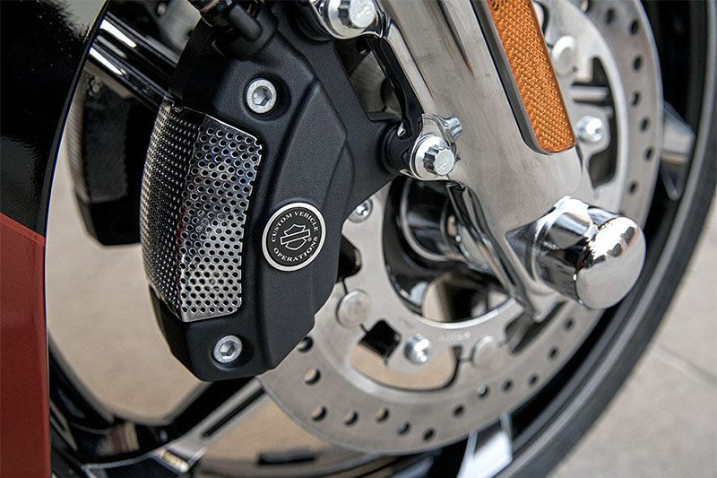 2017 Harley-Davidson CVO™ Street Glide® in Greenville, South Carolina - Photo 15