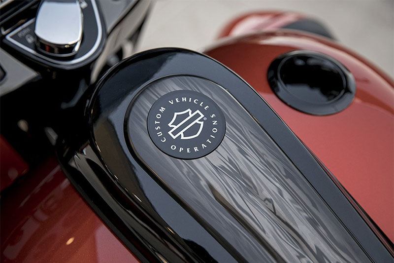 2017 Harley-Davidson CVO™ Street Glide® in Greenville, South Carolina - Photo 16