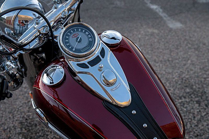 2017 Harley-Davidson Heritage Softail® Classic 11