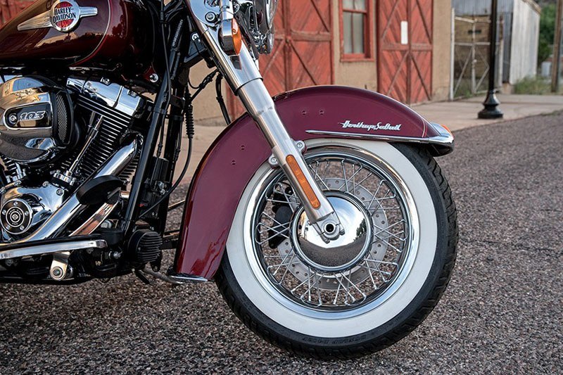 2017 Harley-Davidson Heritage Softail® Classic in San Antonio, Texas - Photo 4
