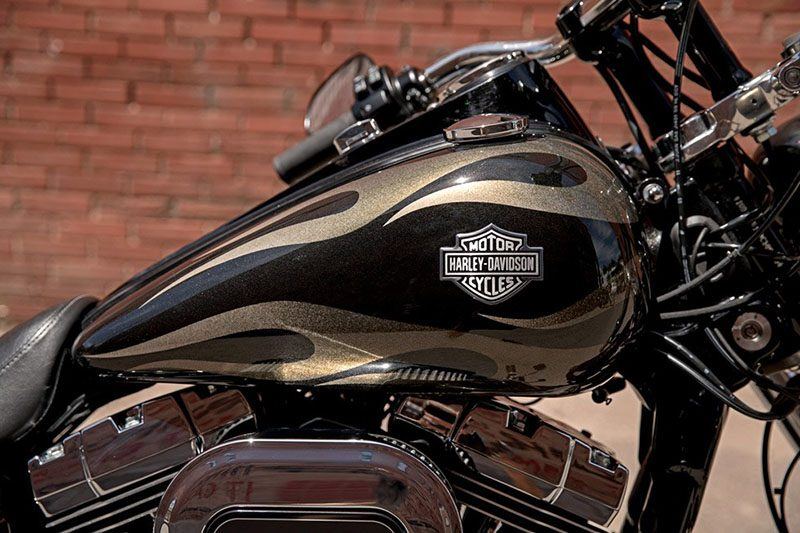 2017 Harley-Davidson Wide Glide 10