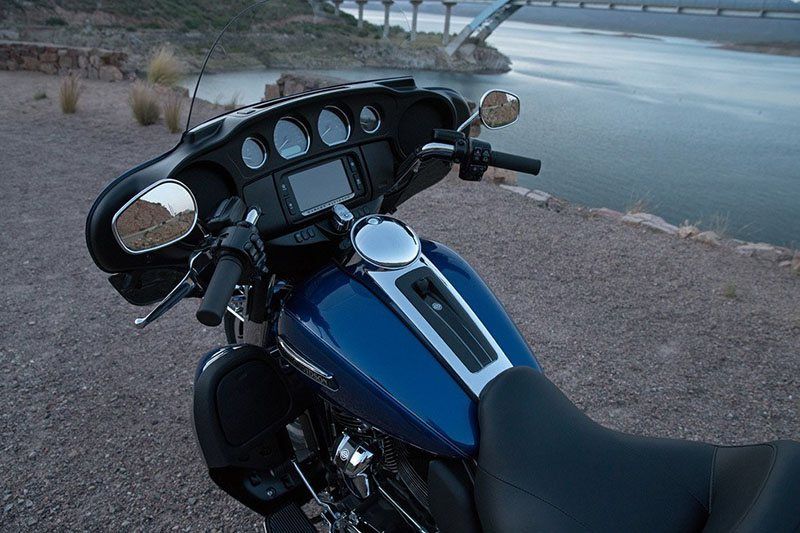 2017 Harley-Davidson Electra Glide® Ultra Classic® 6