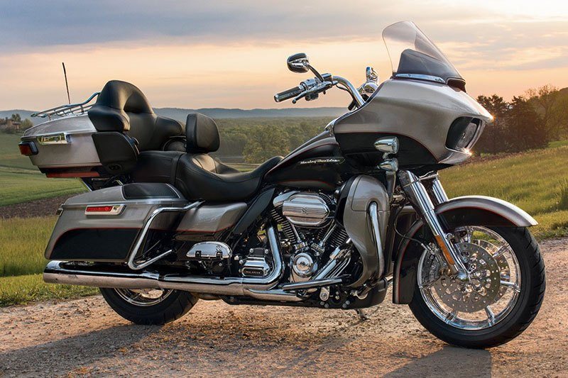 2017 Harley-Davidson Road Glide® Ultra in Greenville, South Carolina - Photo 3