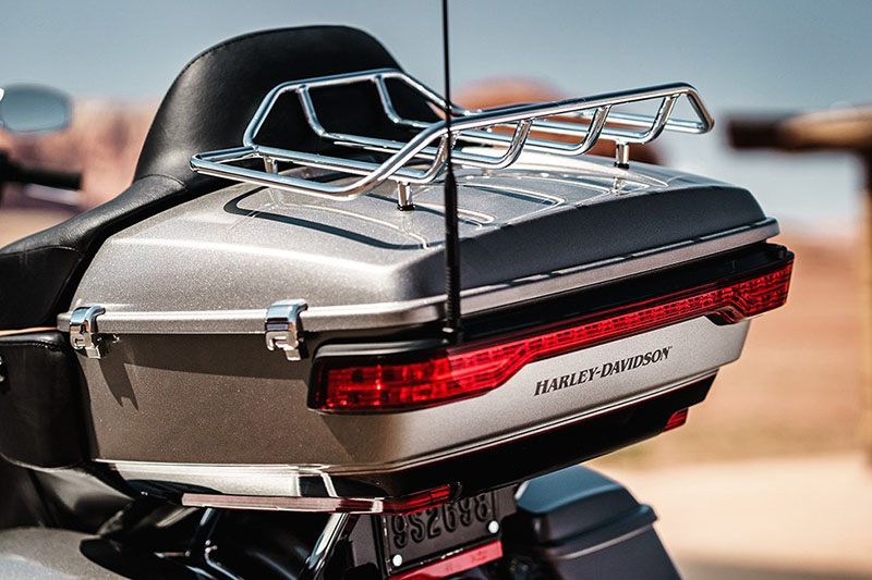 2017 Harley-Davidson Road Glide® Ultra in Greenville, South Carolina - Photo 5
