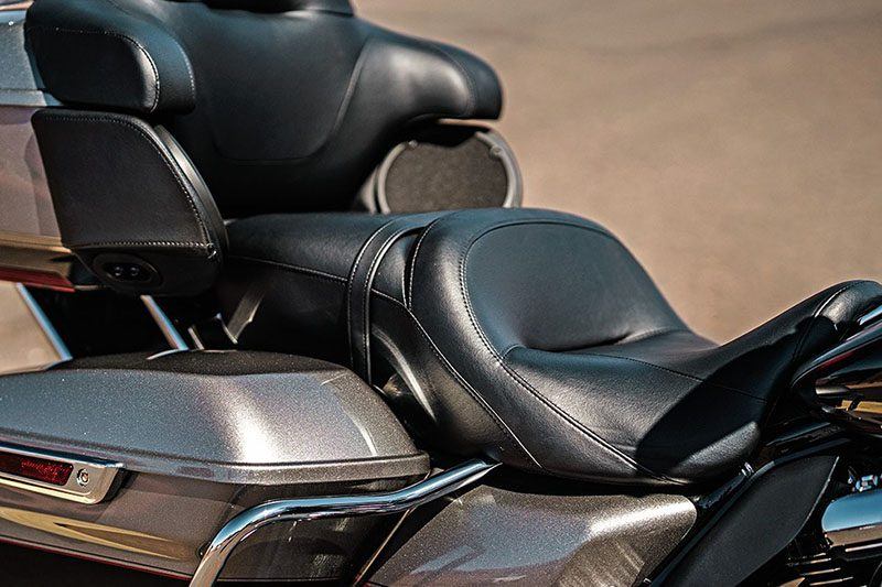 2017 Harley-Davidson Road Glide® Ultra in Greenville, South Carolina - Photo 7