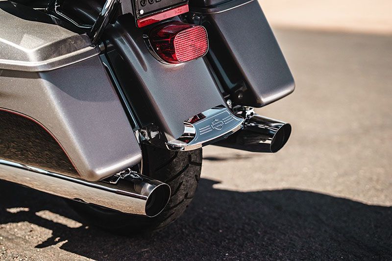 2017 Harley-Davidson Road Glide® Ultra in Greenville, South Carolina - Photo 10