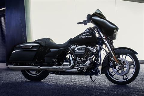 2017 Harley-Davidson Street Glide® in San Antonio, Texas - Photo 11