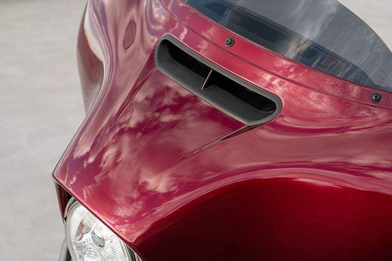 2017 Harley-Davidson Street Glide® Special in Pasadena, Texas - Photo 18