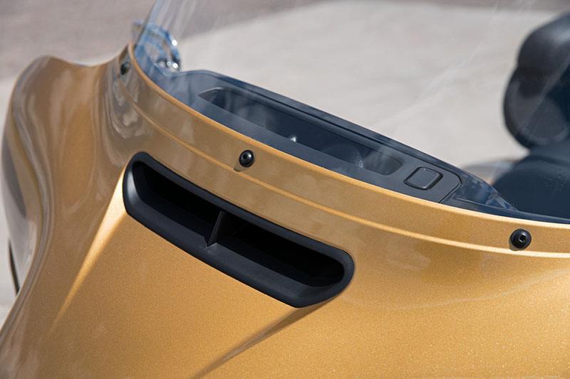 2017 Harley-Davidson Ultra Limited in West End, North Carolina - Photo 12