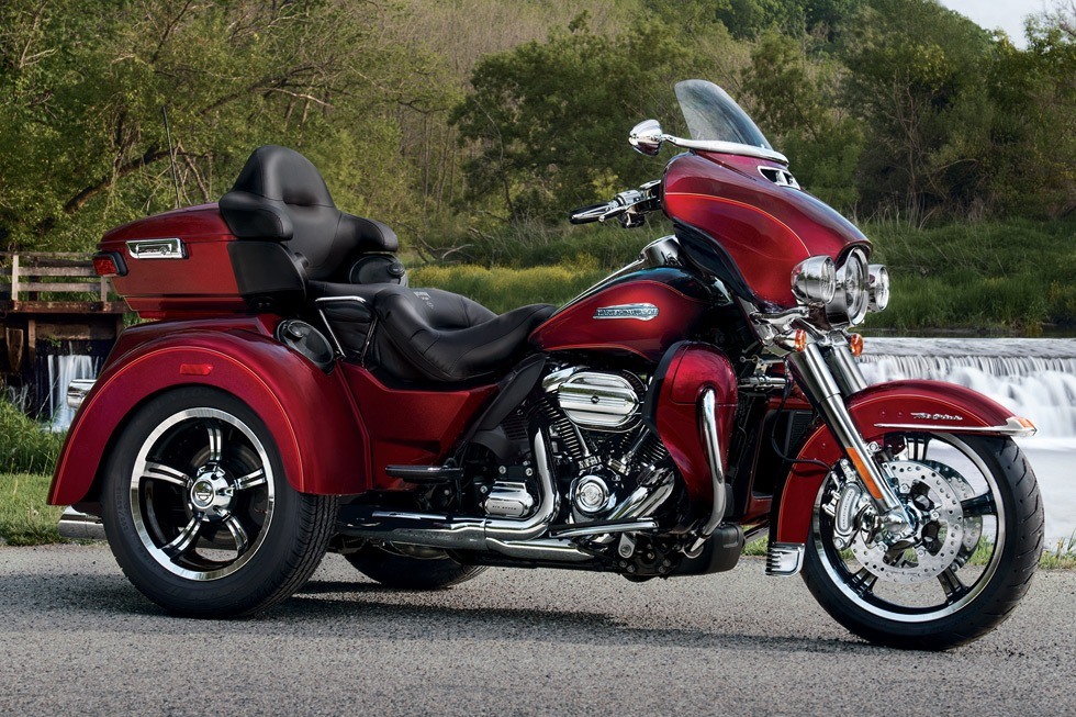 2017 Harley-Davidson Tri Glide® Ultra in Burlington, North Carolina - Photo 3