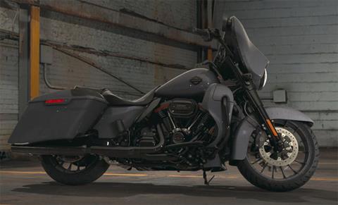 2018 Harley-Davidson CVO™ Street Glide® in Columbia, Missouri - Photo 2
