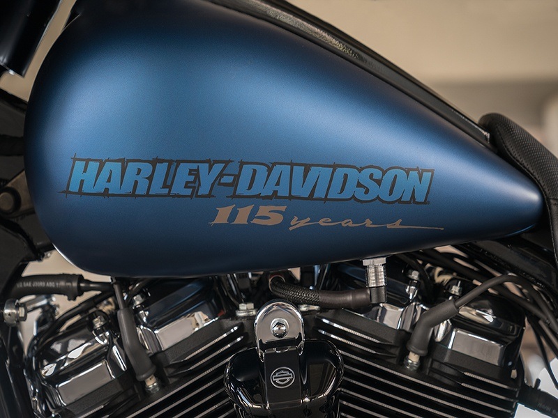 2018 Harley-Davidson CVO™ Street Glide® in Columbia, Missouri - Photo 7