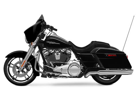 2018 Harley-Davidson Street Glide® in Dubuque, Iowa - Photo 2