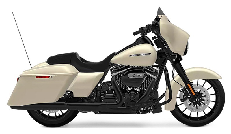 2018 Harley-Davidson Street Glide® Special in Omaha, Nebraska - Photo 1