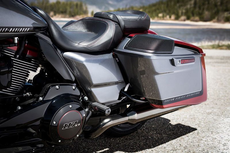 2019 Harley-Davidson CVO™ Road Glide® in San Antonio, Texas - Photo 8