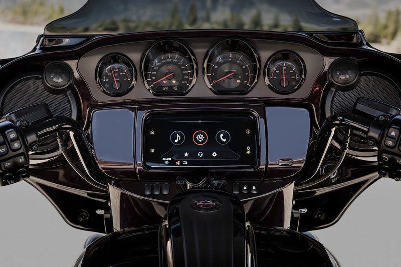 2019 Harley-Davidson CVO™ Street Glide® in Slidell, Louisiana - Photo 5