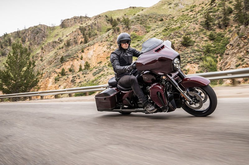 2019 Harley-Davidson CVO™ Street Glide® in Scott, Louisiana - Photo 2