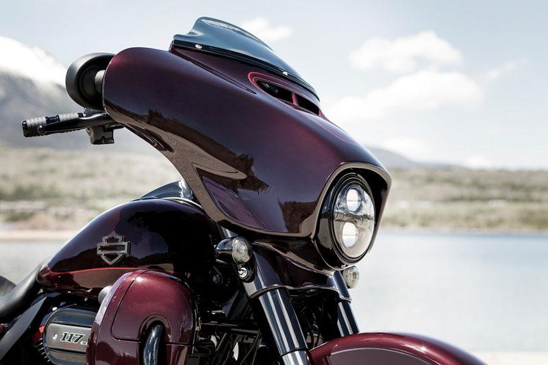 2019 Harley-Davidson CVO™ Street Glide® in Scott, Louisiana - Photo 4
