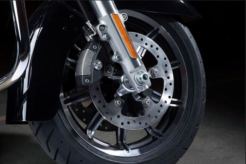2019 Harley-Davidson Electra Glide® Standard in Omaha, Nebraska - Photo 6