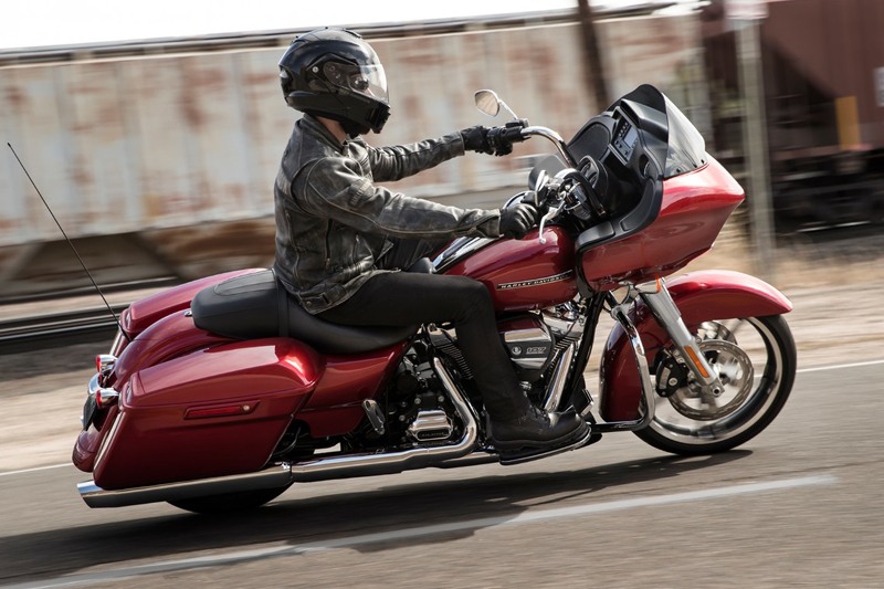 2019 Harley-Davidson Road Glide® in Salem, Oregon - Photo 2
