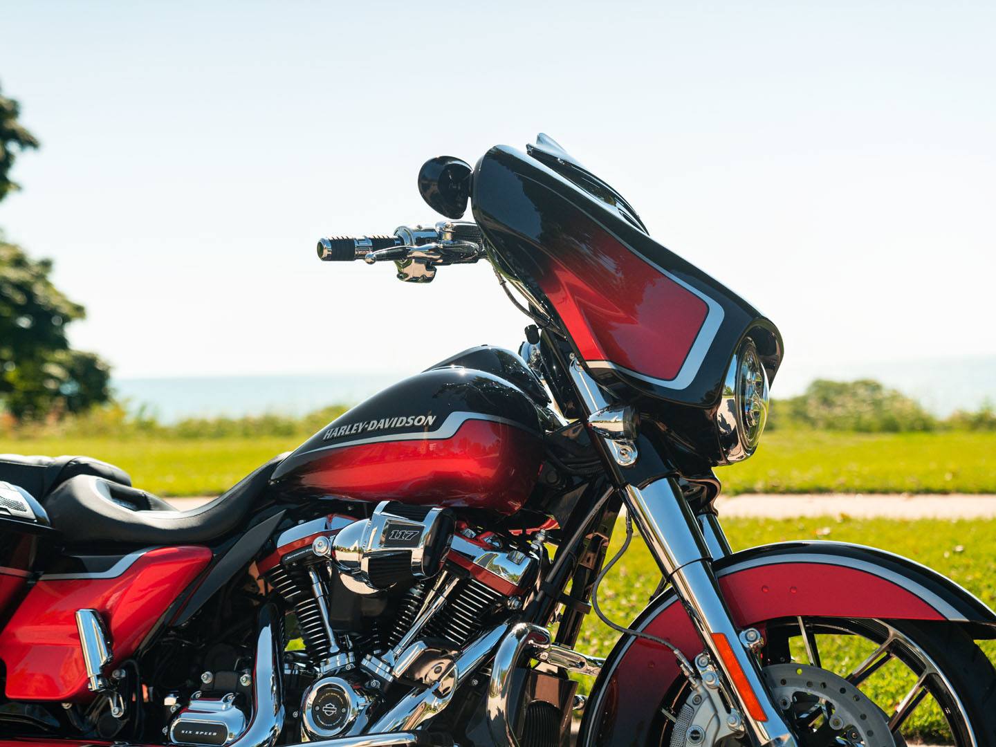 2021 Harley-Davidson CVO™ Street Glide® in San Antonio, Texas - Photo 16