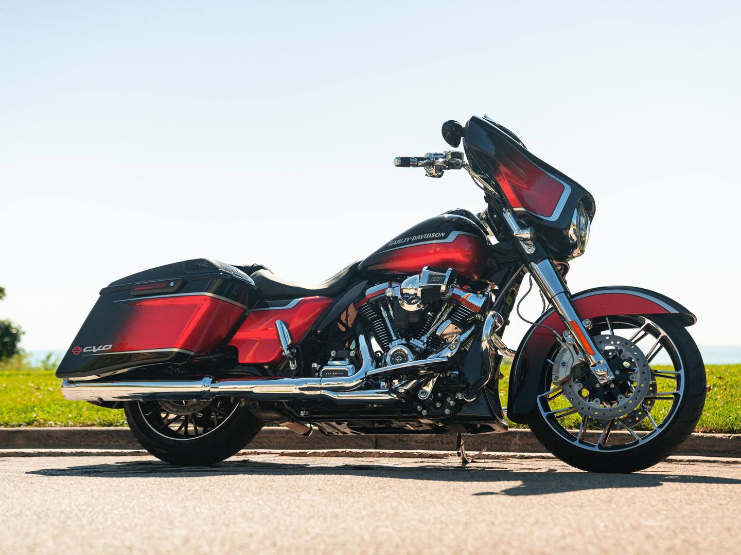 2021 Harley-Davidson CVO™ Street Glide® in San Antonio, Texas - Photo 17